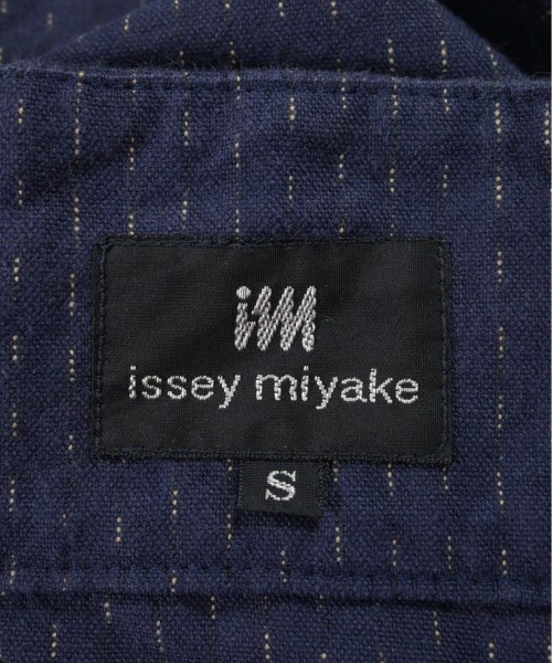 ISSEY MIYAKE（イッセイミヤケ）カジュアルシャツ 紺 サイズ:S メンズ/2200635429032