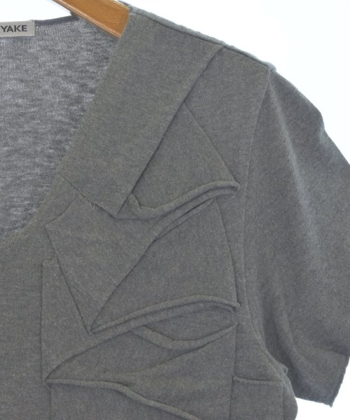 ISSEY MIYAKE（イッセイミヤケ）Tシャツ・カットソー グレー サイズ:2(M位) レディース/2200637390088