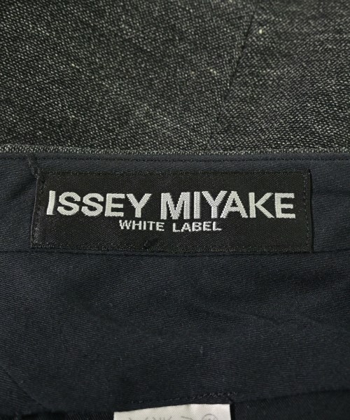 ISSEY MIYAKE（イッセイミヤケ）スラックス グレー サイズ:3(L位) メンズ/2200638251029