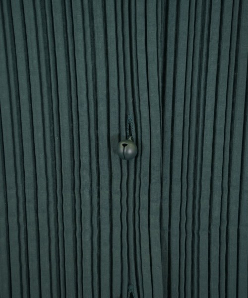 ISSEY MIYAKE（イッセイミヤケ）ブラウス 緑 サイズ:3(L位) レディース/2200640402068