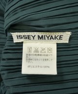 ISSEY MIYAKE（イッセイミヤケ）ブラウス 緑 サイズ:3(L位) レディース/2200640402068