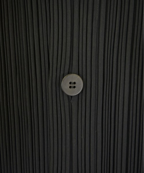 ISSEY MIYAKE（イッセイミヤケ）カジュアルジャケット 黒 サイズ:M レディース/2200637841092