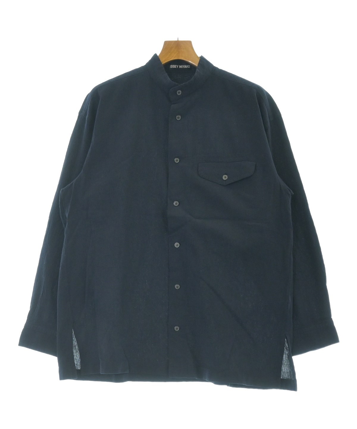 ISSEY MIYAKE（イッセイミヤケ）カジュアルシャツ 紺 サイズ:M メンズ