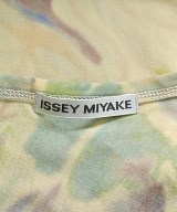 ISSEY MIYAKE（イッセイミヤケ）カジュアルシャツ ベージュ サイズ:2(M位) レディース/2200625757190