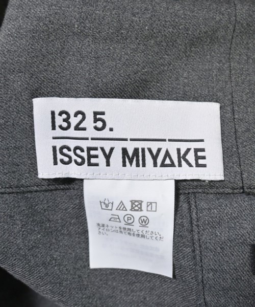 ISSEY MIYAKE（イッセイミヤケ）その他 グレー サイズ:3(L位) レディース/2200641814013
