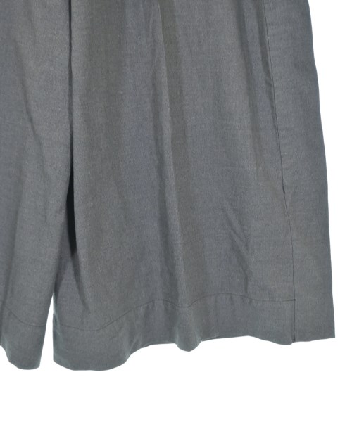 ISSEY MIYAKE（イッセイミヤケ）その他 グレー サイズ:3(L位) レディース/2200641814013