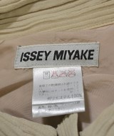 ISSEY MIYAKE（イッセイミヤケ）カジュアルジャケット ベージュ サイズ:L レディース/2200642348067