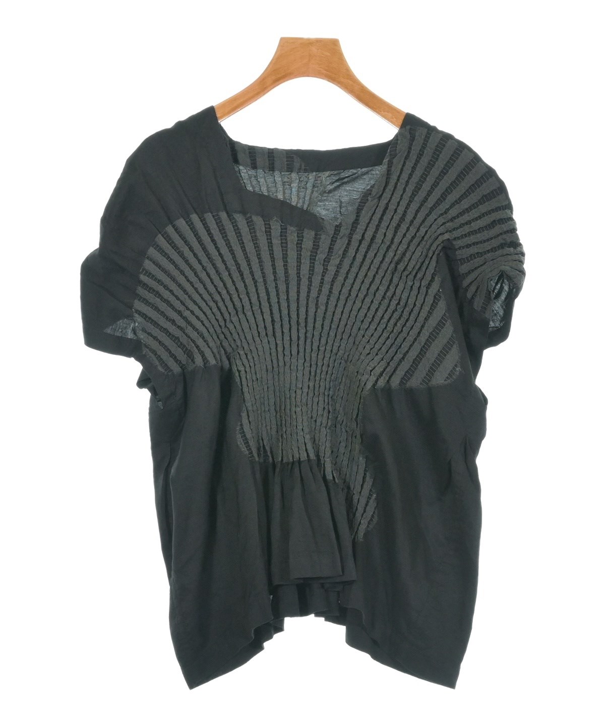 ISSEY MIYAKE（イッセイミヤケ）ブラウス 黒 サイズ:2(M位) レディース