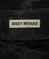 ISSEY MIYAKE（イッセイミヤケ）ひざ丈スカート グレー サイズ:1(S位) レディース/2200634060434