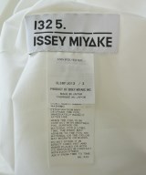 ISSEY MIYAKE（イッセイミヤケ）カジュアルシャツ 白 サイズ:3(L位) レディース/2200644431057