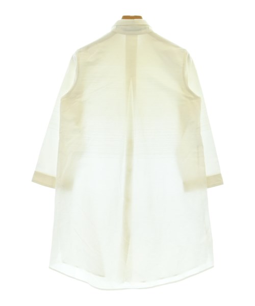 ISSEY MIYAKE（イッセイミヤケ）カジュアルシャツ ベージュ サイズ:2(M位) レディース/2200623707050