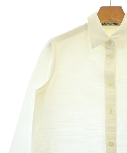 ISSEY MIYAKE（イッセイミヤケ）カジュアルシャツ ベージュ サイズ:2(M位) レディース/2200623707050