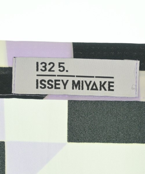 ISSEY MIYAKE（イッセイミヤケ）カジュアルシャツ 白 サイズ:3(L位) レディース/2200625291021