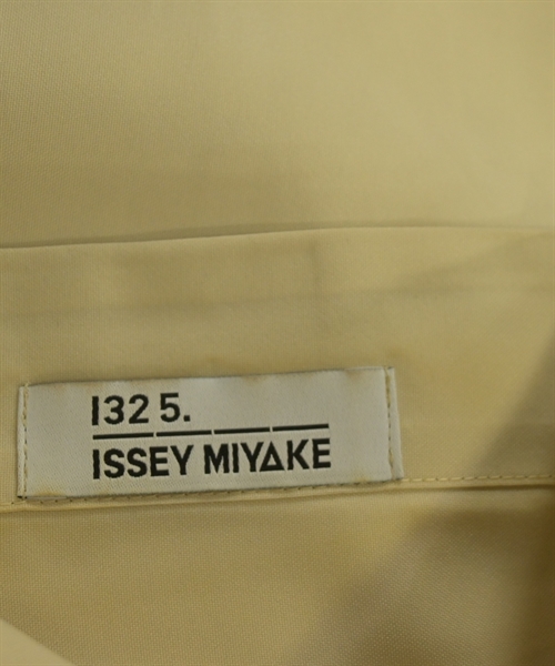 ISSEY MIYAKE（イッセイミヤケ）カジュアルシャツ ベージュ サイズ:3(L位) レディース/2200625291045