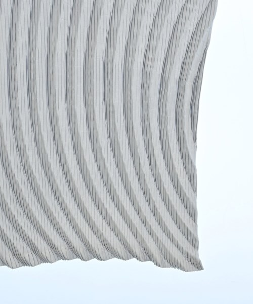 ISSEY MIYAKE（イッセイミヤケ）ワンピース 緑 サイズ:2(M位) レディース/2200625754342