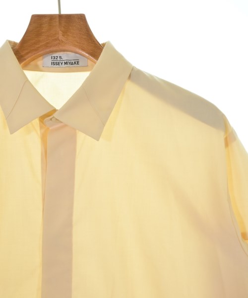 ISSEY MIYAKE（イッセイミヤケ）カジュアルシャツ 黄 サイズ:3(L位) レディース/2200616907030