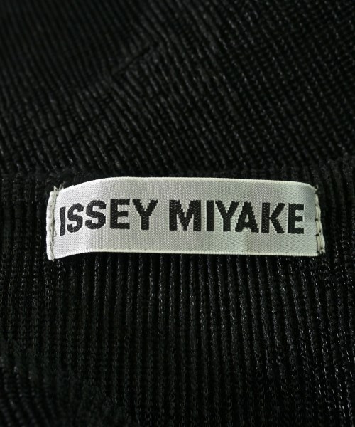 ISSEY MIYAKE（イッセイミヤケ）カジュアルシャツ 黒 サイズ:1(S位) レディース/2200632484027