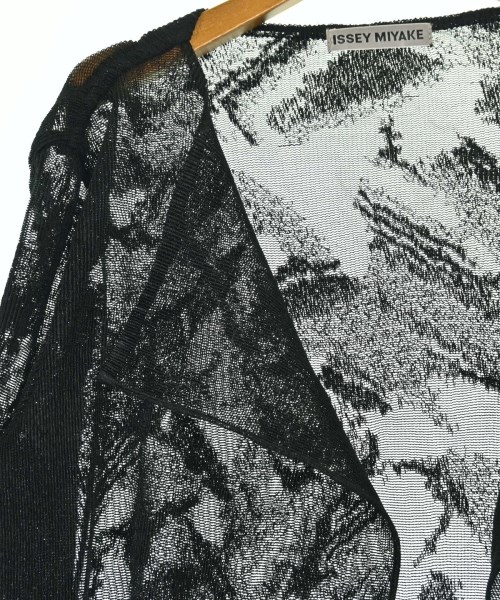 ISSEY MIYAKE（イッセイミヤケ）カジュアルシャツ 黒 サイズ:1(S位) レディース/2200632484027