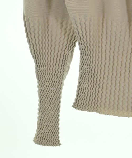 ISSEY MIYAKE（イッセイミヤケ）ニット・セーター ベージュ サイズ:2(M位) レディース/2200622376028