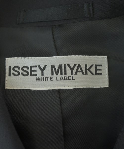 ISSEY MIYAKE（イッセイミヤケ）コート 黒 サイズ:F レディース/2200630146170