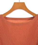 ISSEY MIYAKE（イッセイミヤケ）カジュアルシャツ 赤 サイズ:-(S位) レディース/2200610302046