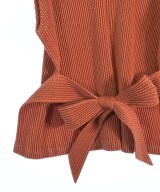 ISSEY MIYAKE（イッセイミヤケ）カジュアルシャツ 赤 サイズ:-(S位) レディース/2200610302046