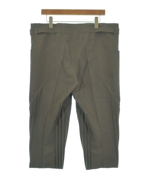 ISSEY MIYAKE（イッセイミヤケ）クロップドパンツ カーキ サイズ:3(L位) レディース/2200611605030