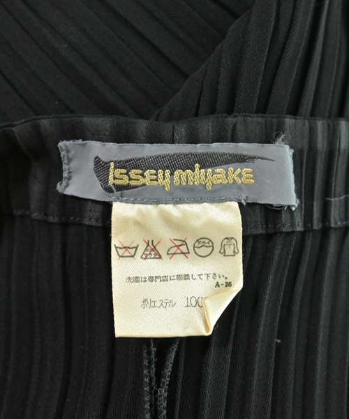 ISSEY MIYAKE（イッセイミヤケ）オールインワン/サロペット 黒 サイズ:M レディース/2200608901039
