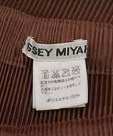 ISSEY MIYAKE（イッセイミヤケ）ロング・マキシ丈スカート 茶 サイズ:3(L位) レディース/2200612578166