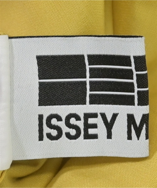 ISSEY MIYAKE（イッセイミヤケ）カジュアルシャツ 黄 サイズ:2(M位) メンズ/2200613065030