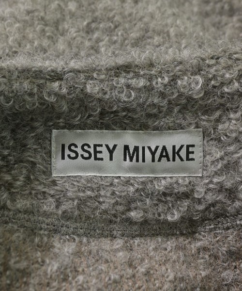 ISSEY MIYAKE（イッセイミヤケ）その他 グレー サイズ:2(M位) レディース/2200613911016