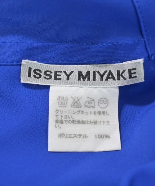 ISSEY MIYAKE（イッセイミヤケ）カジュアルシャツ 青 サイズ:2(M位) レディース/2200614711080