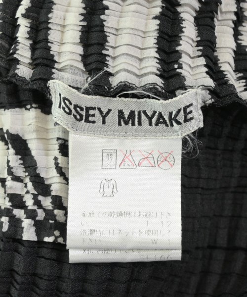 ISSEY MIYAKE（イッセイミヤケ）ブラウス 黒 サイズ:M レディース/2200614735017