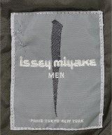 ISSEY MIYAKE（イッセイミヤケ）ダウンコート カーキ サイズ:M メンズ/2200611226013