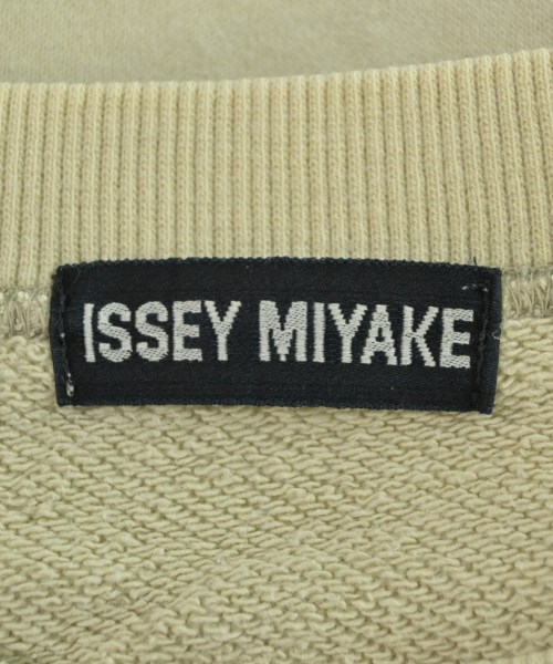 ISSEY MIYAKE（イッセイミヤケ）パーカー ベージュ サイズ:M レディース/2200617779018