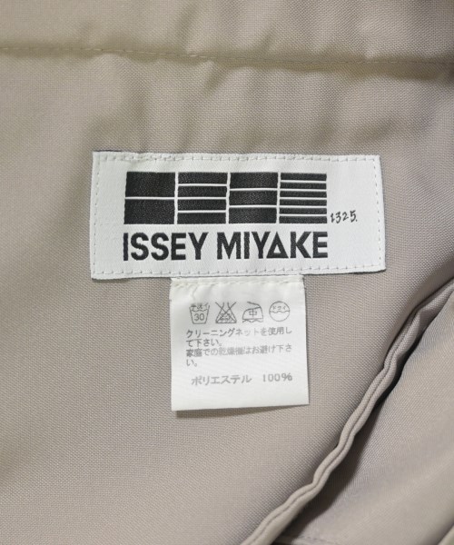 ISSEY MIYAKE（イッセイミヤケ）その他 グレー サイズ:-(L位) レディース/2200620914130