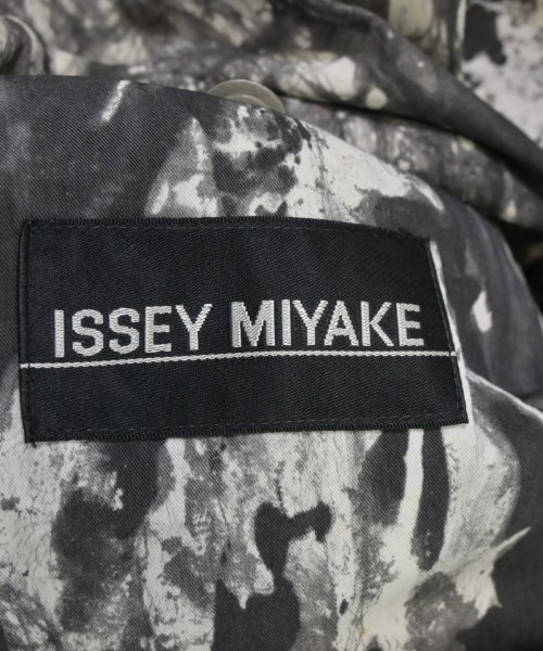ISSEY MIYAKE（イッセイミヤケ）カジュアルジャケット グレー サイズ:M メンズ/2200603061011