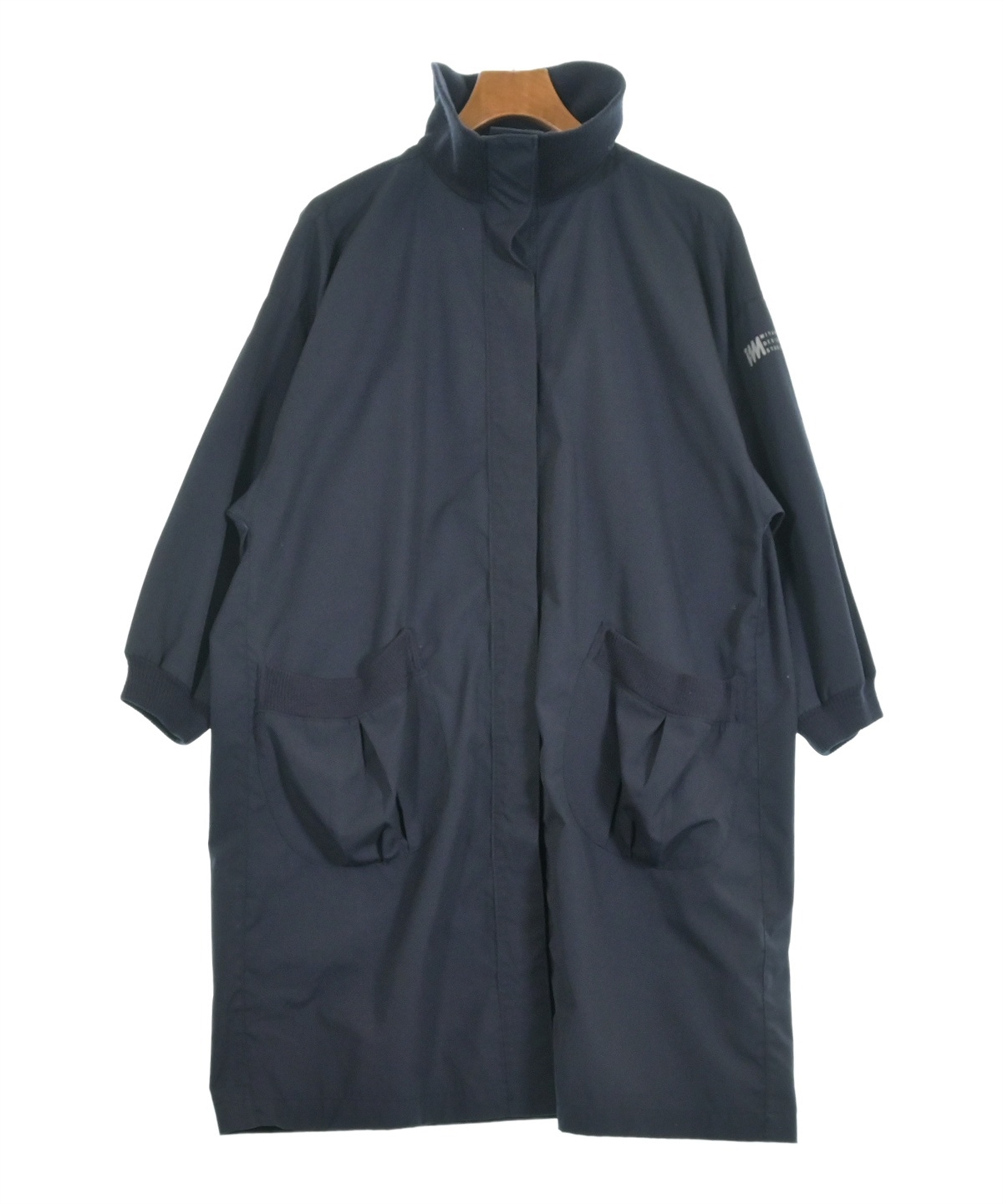 ISSEY MIYAKE（イッセイミヤケ）コート 紺 サイズ:M レディース