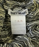 ISSEY MIYAKE（イッセイミヤケ）カジュアルシャツ 黒 サイズ:M レディース/2200604579102