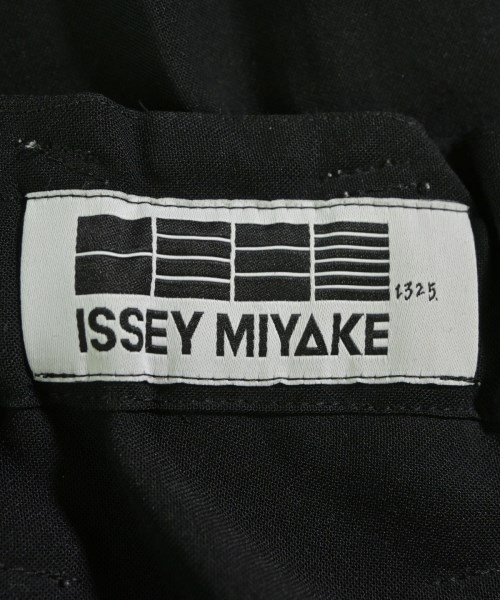 ISSEY MIYAKE（イッセイミヤケ）スラックス 黒 サイズ:2(M位) レディース/2200605343023