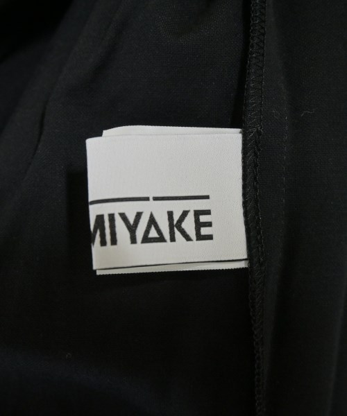 ISSEY MIYAKE（イッセイミヤケ）Tシャツ・カットソー 黒 サイズ:3(L位) レディース/2200674142022