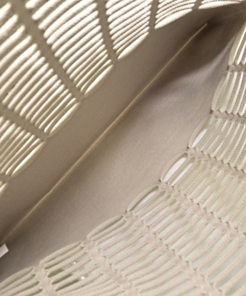 ISSEY MIYAKE（イッセイミヤケ）その他 ベージュ サイズ:- レディース/2200670985074