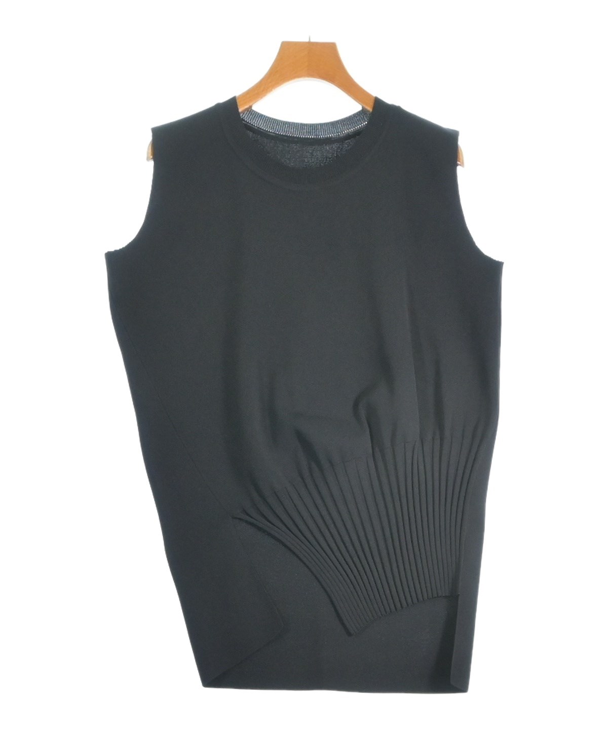 ISSEY MIYAKE（イッセイミヤケ）ベスト 黒 サイズ:M レディース
