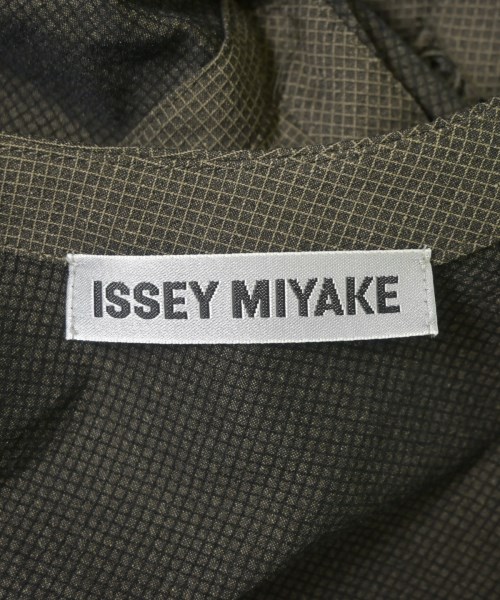 ISSEY MIYAKE（イッセイミヤケ）ワンピース カーキ サイズ:2(M位) レディース/2200676344011