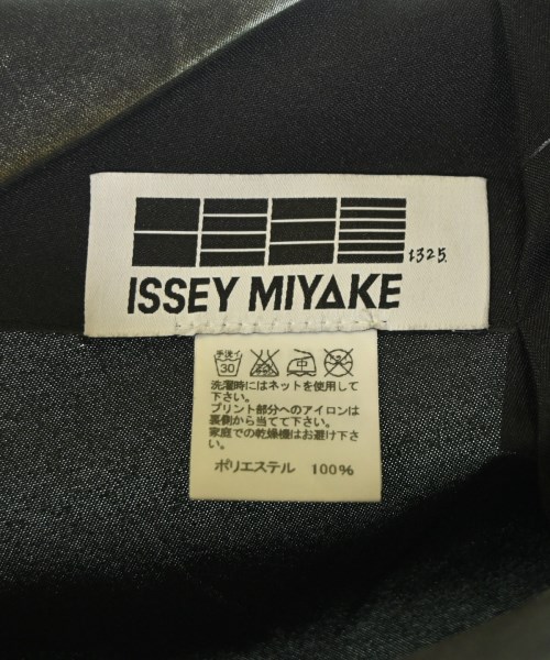 ISSEY MIYAKE（イッセイミヤケ）カジュアルジャケット 黒 サイズ:3(L位) レディース/2200672289033