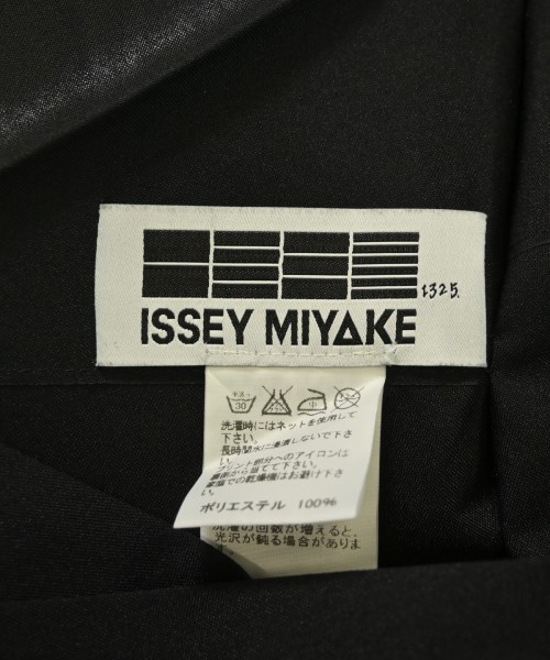 ISSEY MIYAKE（イッセイミヤケ）カジュアルジャケット 黒 サイズ:3(L位) レディース/2200672289040