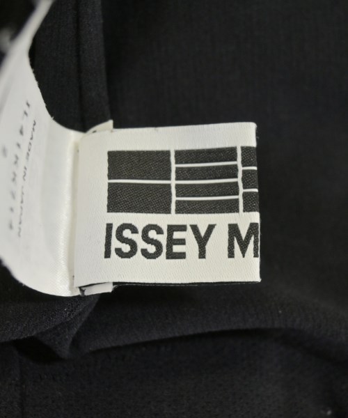 ISSEY MIYAKE（イッセイミヤケ）タンクトップ 黒 サイズ:2(M位) レディース/2200672289095