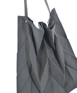 ISSEY MIYAKE（イッセイミヤケ）トートバッグ グレー サイズ:- メンズ/2200678656051
