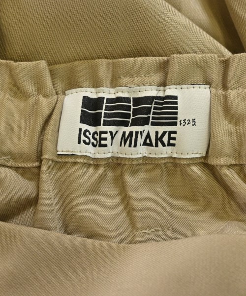 ISSEY MIYAKE（イッセイミヤケ）その他 ベージュ サイズ:2(M位) レディース/2200679058113