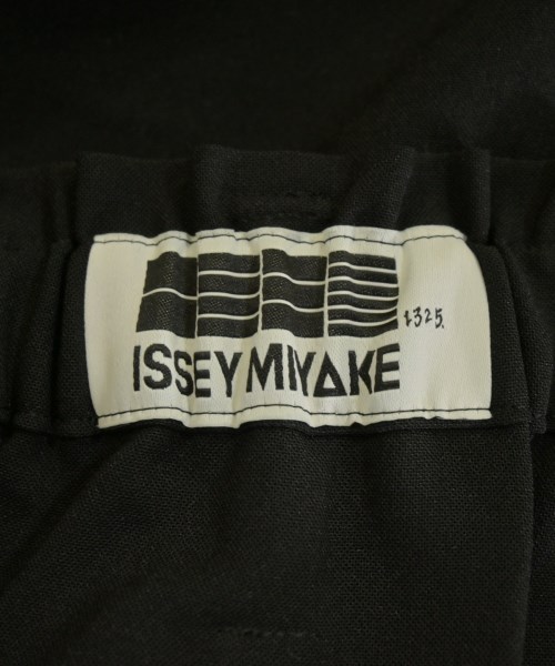 ISSEY MIYAKE（イッセイミヤケ）クロップドパンツ 黒 サイズ:2(M位) レディース/2200679058120